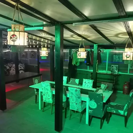 Le Val Du Corsaire Petit Dej Compris, Piscine, Parking Homestay szállás