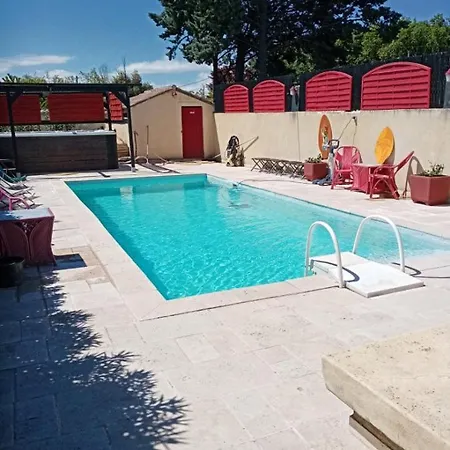 Le Val Du Pyrate Petit Dej Compris, Piscine, Parking Colonzelle